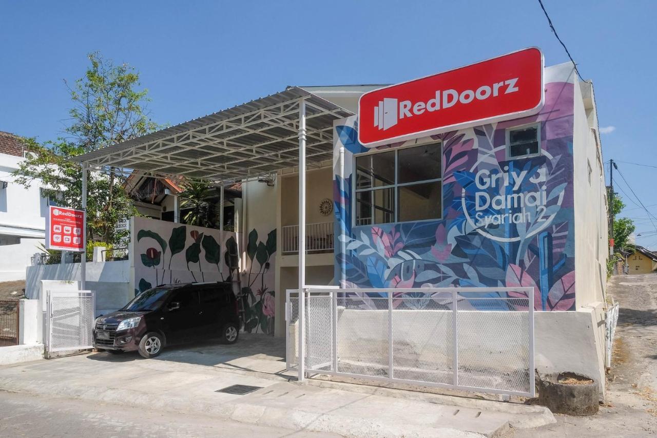 Reddoorz Syariah Near Universitas Mercu Buana Kampus 2 Yogyakarta Kejayan Exterior foto